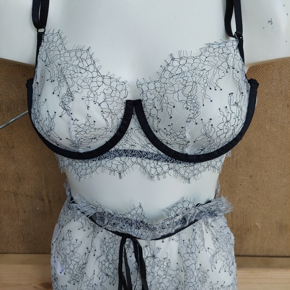 Womens 2 piece lingerie set size large white lace with underwire support - Picture 7 of 15